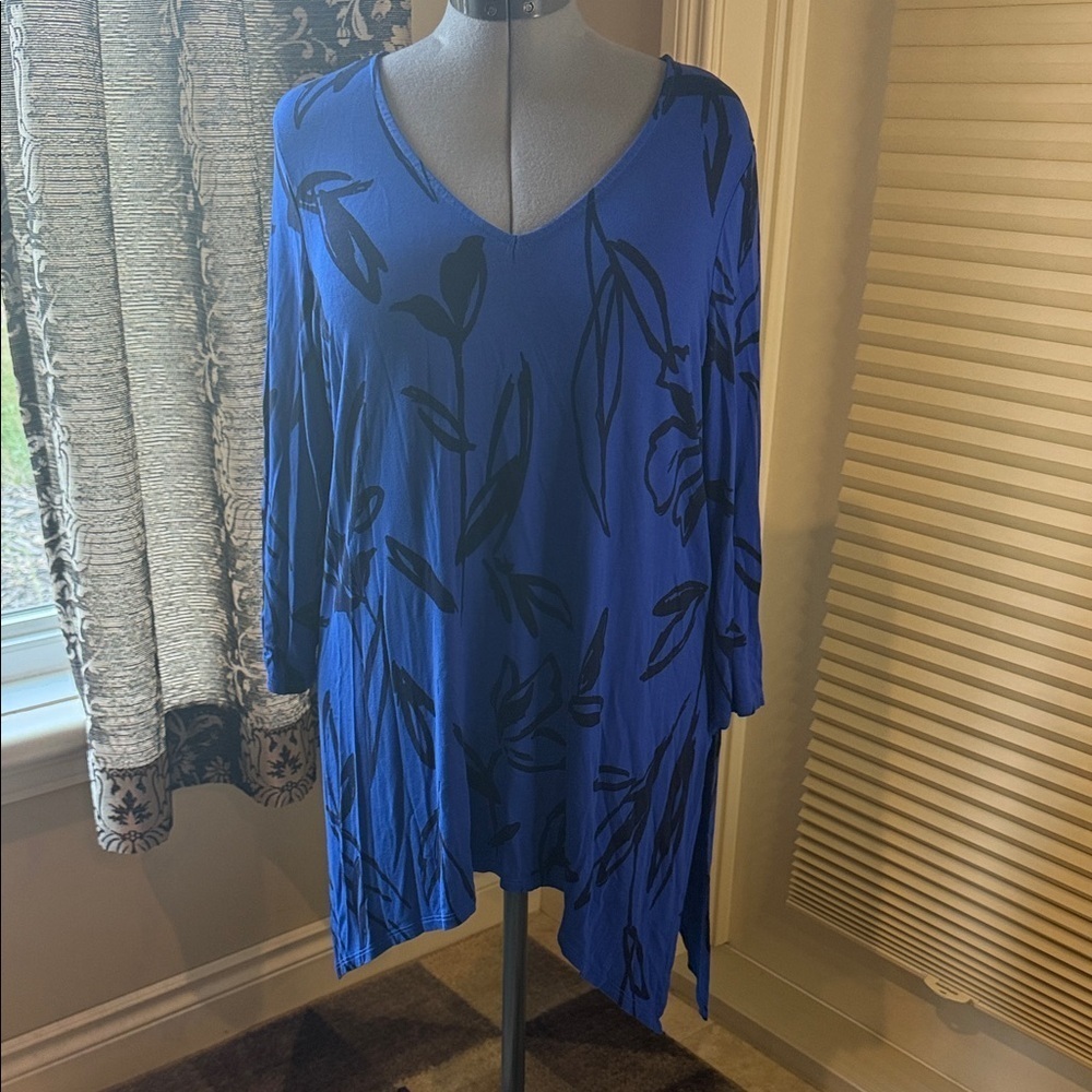 Reitman's Blue V-Neck Tunic, Black Leaf Print, Asymmetrical Hem Women's Sz XXL